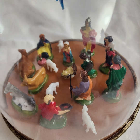 Vintage MCM Ohio Art Revolving Musical Christmas Nativity Scene - Picture 4 of 14